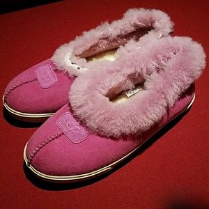 Ugg pink slippers